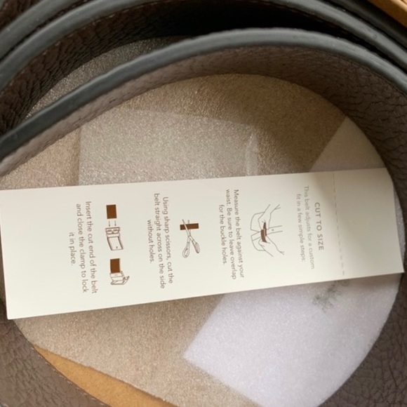 Authentic Coach reversible 38mm leather belt set - Picture 7 of 8